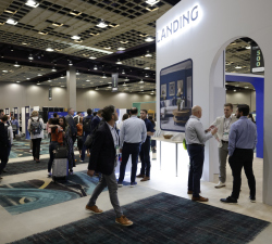 Busy-expo-floor-2